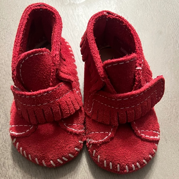 Minnetonka Baby Moccasins – Size 1 – Red Suede Soft Sole - Picture 1 of 2
